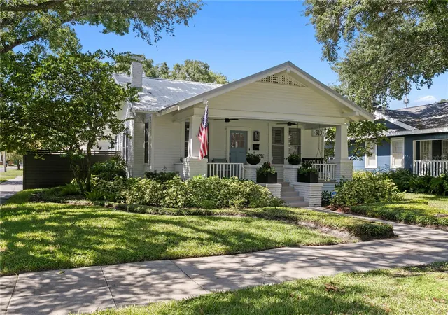 Single family home for sale at 913 S Bruce St, TAMPA, FL 33606 | MLS# TB8560133