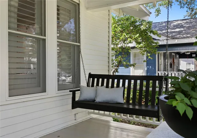 Photo 1 of Single family home for sale at 913 S Bruce St, Tampa, FL 33606 | MLS# TB8560133 | Listing updated on 2026-10-25