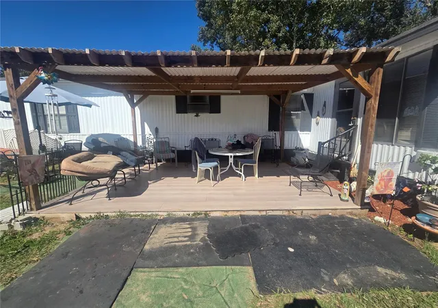 Photo 1 of Manufactured home for sale at 9545 SE 155th Street, Summerfield, FL 34491 | MLS# OM734419 | Listing updated on 2026-10-30