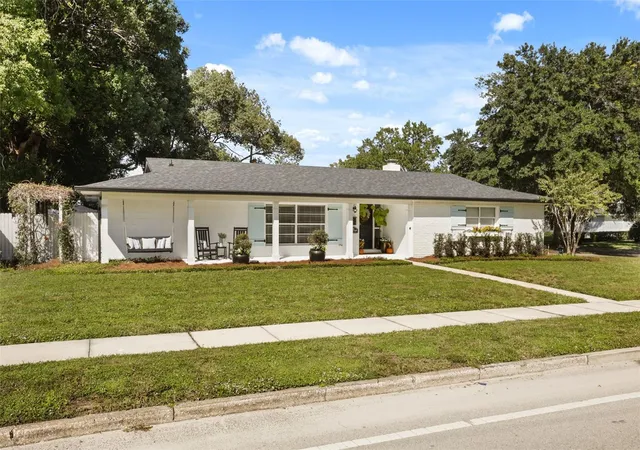 Photo 2 of Single family home for sale at 1951 Mohican Trl, Maitland, FL 32751 | MLS# O6451533 | Listing updated on 2026-10-30