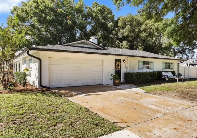 Photo 4 of Single family home for sale at 1951 Mohican Trl, Maitland, FL 32751 | MLS# O6451533 | Listing updated on 2026-10-30