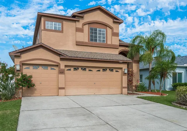 Photo 3 of Single family home for sale at 1633 Shady Oaks Dr, Oldsmar, FL 34677 | MLS# TB8560142 | Listing updated on 2026-10-28