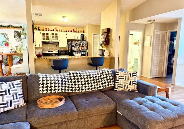 Photo 4 of Single family home for sale at 1564 Cougar Ct, Casselberry, FL 32707 | MLS# O6451538 | Listing updated on 2026-10-22