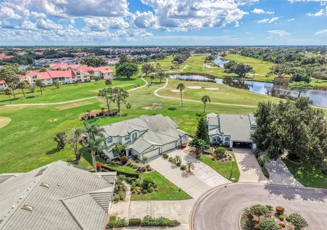 Photo 3 of House for sale at 748 Connemara Ct, Venice, FL 34292 | MLS# N6146298 | Listing updated on 2026-10-28