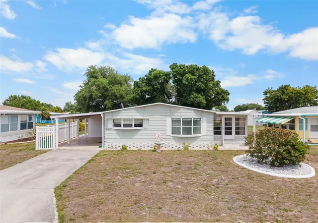 Manufactured home for sale at 6162 Redwing Ave, ENGLEWOOD, FL 34224 | MLS# D6149283