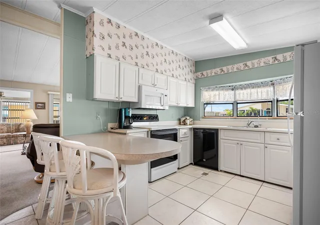 Photo 4 of Manufactured home for sale at 6162 Redwing Ave, Englewood, FL 34224 | MLS# D6149283 | Listing updated on 2026-10-27