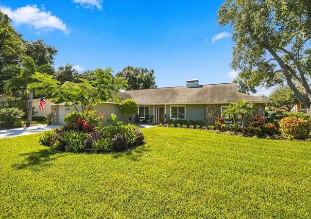 Photo 2 of Sale Pending at 13810 Lake Village Pl, Tampa, FL 33618 | MLS# TB8560160 | Listing updated on 2026-10-26