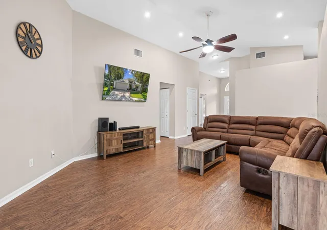 Photo 4 of Single family home for sale at 4626 Preston Woods Dr, Valrico, FL 33596 | MLS# TB8560164 | Listing updated on 2026-10-27
