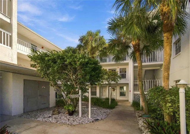 Condo for sale at 6304 Pointe W Blvd #309, BRADENTON, FL 34209 | MLS# A4710346