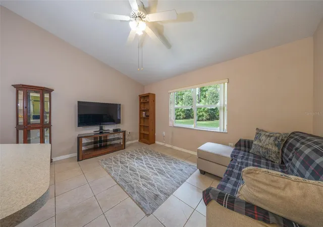Photo 3 of Single family home for sale at 52 Bren Mar Ln, Palm Coast, FL 32137 | MLS# FC322268 | Listing updated on 2026-10-28