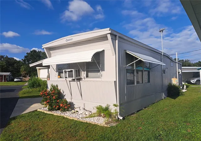 Photo 3 of Manufactured home for sale at 3701 14 Street W #lot 17, Bradenton, FL 34205 | MLS# TB8560178 | Listing updated on 2026-10-28