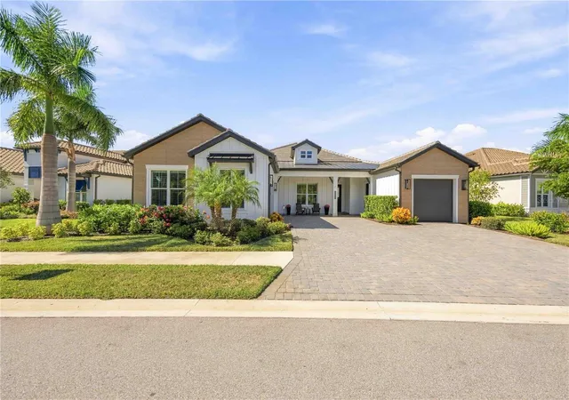 Photo 2 of Single family home for sale at 18035 Home Run Dr, Venice, FL 34293 | MLS# A4710351 | Listing updated on 2026-10-23