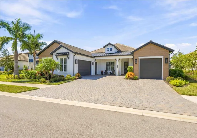 Photo 3 of Single family home for sale at 18035 Home Run Dr, Venice, FL 34293 | MLS# A4710351 | Listing updated on 2026-10-23