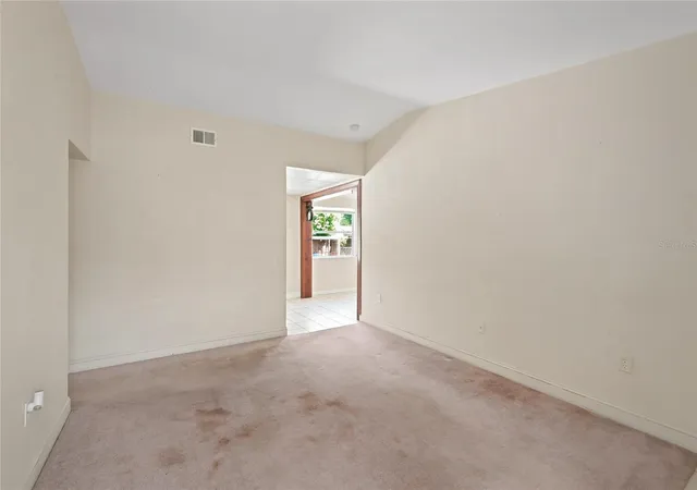 Photo 4 of Single family home for sale at 833 Turnbull Ave, Altamonte Springs, FL 32701 | MLS# O6451567 | Listing updated on 2026-10-22