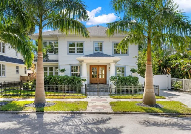 Photo 1 of Single family home for sale at 816 15th Avenue Ne, Saint Petersburg, FL 33704 | MLS# TB8560192 | Listing updated on 2026-10-25