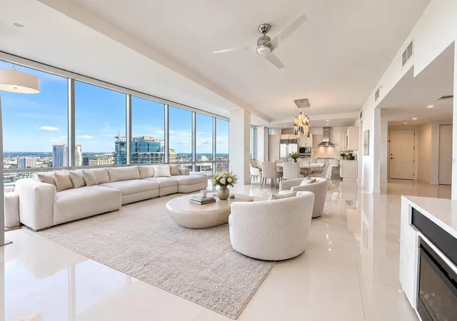 Photo 2 of Condo for sale at 150 E Robinson St #29B, Orlando, FL 32801 | MLS# O6451577 | Listing updated on 2026-10-22