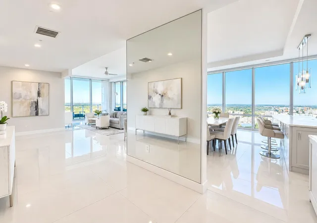 Photo 3 of Condo for sale at 150 E Robinson St #29B, Orlando, FL 32801 | MLS# O6451577 | Listing updated on 2026-10-22