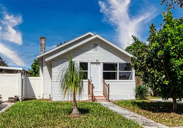 Photo 1 of Single family home for sale at 2627 17th Avenue N, Saint Petersburg, FL 33713 | MLS# TB8560195 | Listing updated on 2026-10-24