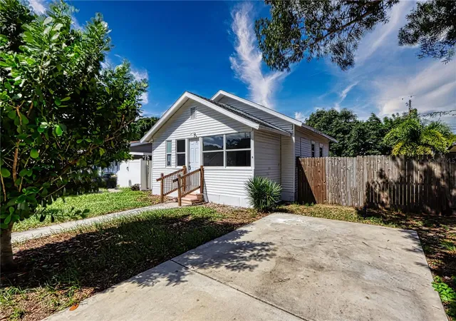 Photo 2 of Single family home for sale at 2627 17th Avenue N, Saint Petersburg, FL 33713 | MLS# TB8560195 | Listing updated on 2026-10-24