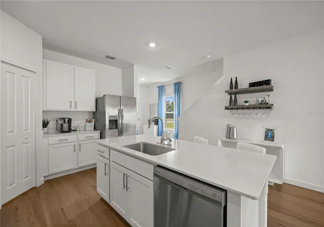 Photo 2 of Townhouse for sale at 5395 Nw 22nd Drive, Gainesville, FL 32653 | MLS# OM734427 | Listing updated on 2026-10-22