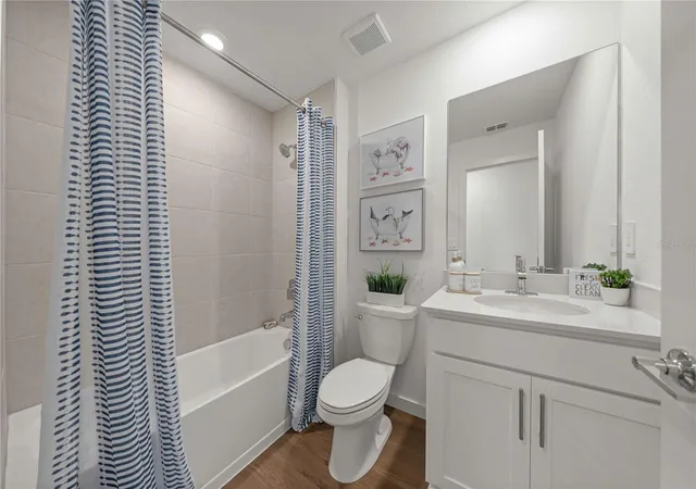 Photo 3 of Townhouse for sale at 5395 Nw 22nd Drive, Gainesville, FL 32653 | MLS# OM734427 | Listing updated on 2026-10-22