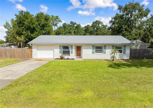 Photo 1 of Single family home for sale at 4801 Lake Shore Dr, Saint Cloud, FL 34772 | MLS# S5159942 | Listing updated on 2026-10-23