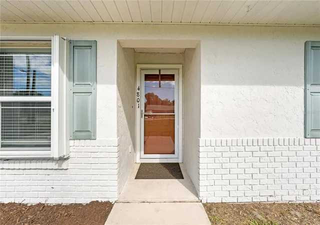 Photo 3 of Single family home for sale at 4801 Lake Shore Dr, Saint Cloud, FL 34772 | MLS# S5159942 | Listing updated on 2026-10-23