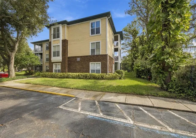 Condo for sale at 10020 Strafford Oak Ct #914, TAMPA, FL 33624 | MLS# TB8560200
