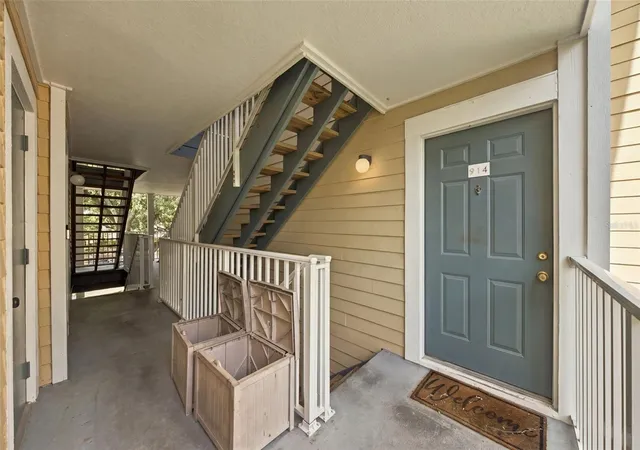 Photo 2 of Condo for sale at 10020 Strafford Oak Ct #914, Tampa, FL 33624 | MLS# TB8560200 | Listing updated on 2026-10-26
