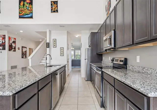 Photo 4 of Single family home for sale at 1181 Hilltop Pl, Saint Cloud, FL 34772 | MLS# O6451586 | Listing updated on 2026-10-24