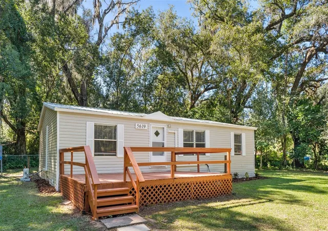 Photo 3 of Manufactured home for sale at 5619 Ne 79th Place, Gainesville, FL 32609 | MLS# OM734430 | Listing updated on 2026-10-24