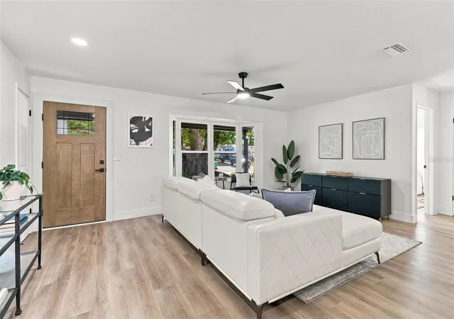 Photo 4 of Single family home for sale at 11218 116th Street, Largo, FL 33778 | MLS# TB8560208 | Listing updated on 2026-10-28