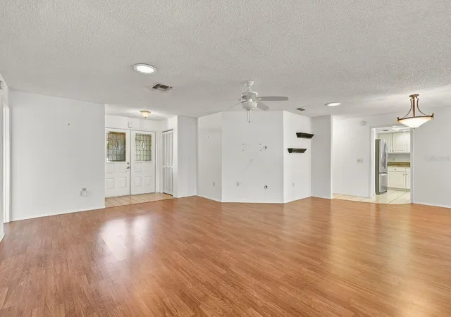 Photo 4 of Single family home for sale at 3812 Tarpon Pointe Cir, Palm Harbor, FL 34684 | MLS# TB8560210 | Listing updated on 2026-10-24