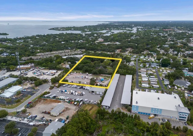 Photo 2 of Single family home for sale at 109 Old Oak Ln, Palm Harbor, FL 34683 | MLS# TB8560224 | Listing updated on 2026-10-22