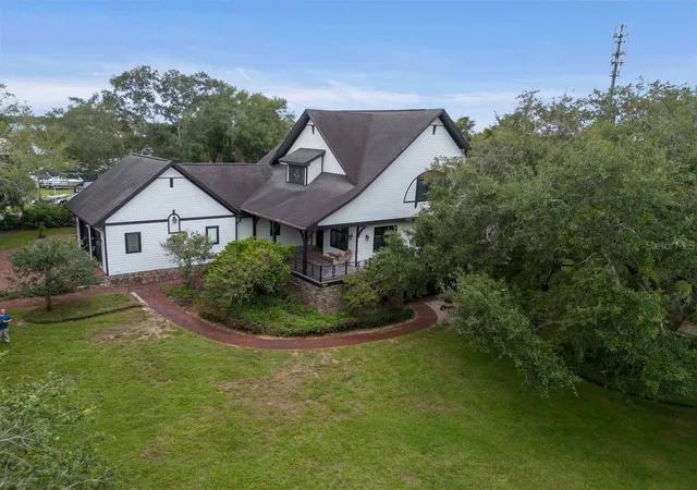 Photo 3 of Single family home for sale at 201 Old Oak Ln, Palm Harbor, FL 34683 | MLS# TB8560226 | Listing updated on 2026-10-22