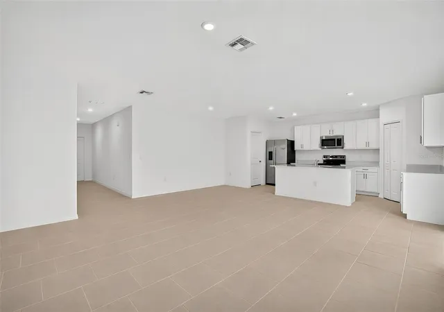 Photo 3 of Single family home for sale at 18111 Mellon St, Parrish, FL 34219 | MLS# A4710374 | Listing updated on 2026-10-23