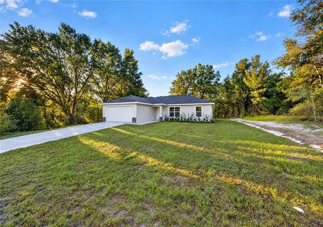 Photo 4 of Single family home for sale at 13774 SW 108th Lane, Dunnellon, FL 34432 | MLS# OM734438 | Listing updated on 2026-10-28