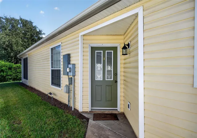 Photo 1 of Single family home for sale at 25247 Cranes Roost Cir, Leesburg, FL 34748 | MLS# G5119329 | Listing updated on 2026-10-22
