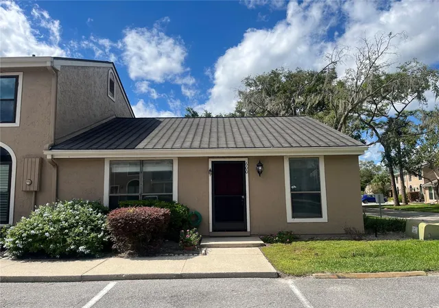 Townhouse for sale at 600 Casa Park N Ct, WINTER SPRINGS, FL 32708 | MLS# O6451608