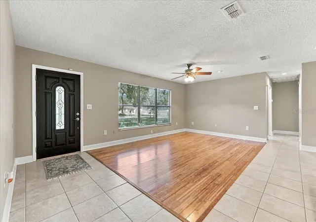 Photo 4 of Single family home for sale at 5244 Quiet Crk Ln, Lakeland, FL 33811 | MLS# L4965944 | Listing updated on 2026-10-24