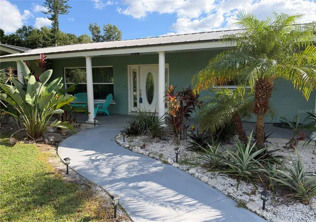 Photo 1 of Single family home for sale at 3078 Spencer Ln, Sarasota, FL 34239 | MLS# N6146301 | Listing updated on 2026-10-22