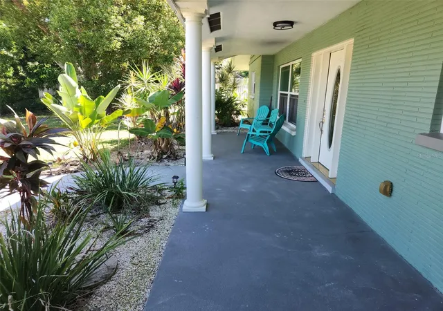 Photo 2 of Single family home for sale at 3078 Spencer Ln, Sarasota, FL 34239 | MLS# N6146301 | Listing updated on 2026-10-22