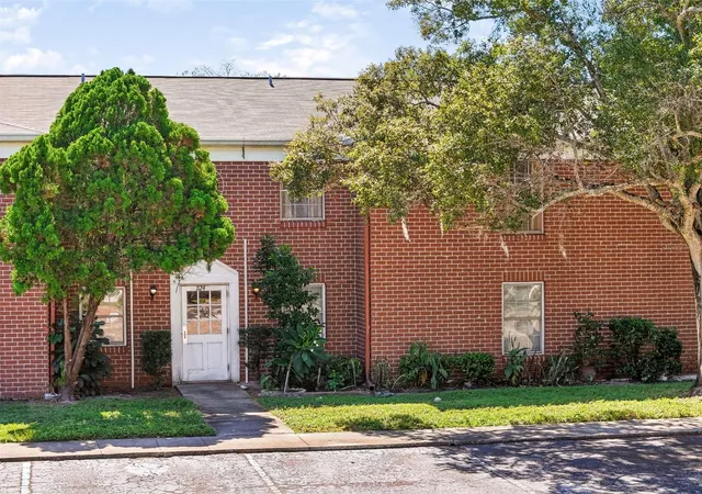 Photo 3 of Condo for sale at 1124 85th Terrace N #D, St Petersburg, FL 33702 | MLS# TB8560247 | Listing updated on 2026-10-23