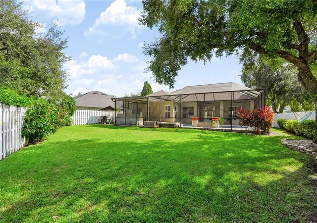 Photo 3 of Single family home for sale at 12541 Leatherleaf Dr, Tampa, FL 33626 | MLS# TB8560249 | Listing updated on 2026-10-27