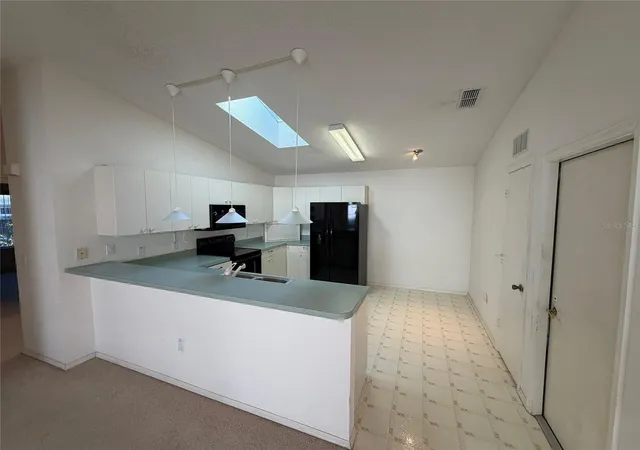 Photo 3 of Single family home for sale at 468 Hildalgo Dr, Lady Lake, FL 32159 | MLS# O6451629 | Listing updated on 2026-10-24