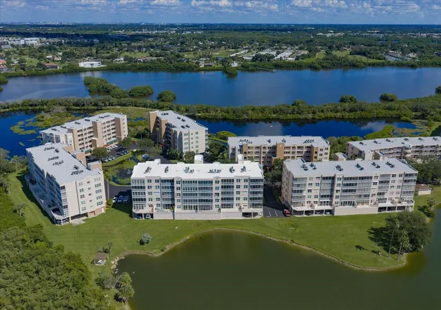Photo 2 of Condo for sale at 6450 Shoreline Dr #9506, Saint Petersburg, FL 33708 | MLS# TB8560268 | Listing updated on 2026-10-22
