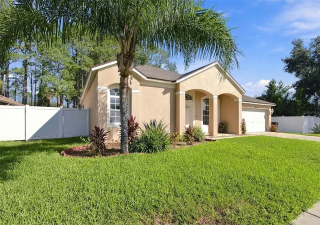 Photo 3 of Single family home for sale at 20827 Woodvale Ln, Land O Lakes, FL 34638 | MLS# TB8560275 | Listing updated on 2026-10-23