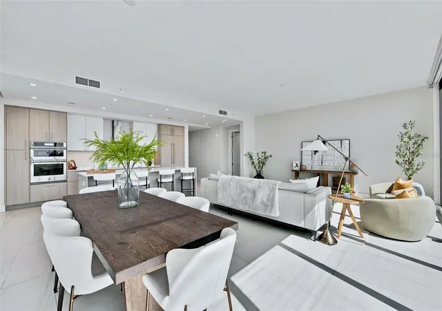 Photo 3 of Condo for sale at 275 1st Avenue S #3606, Saint Petersburg, FL 33701 | MLS# TB8560281 | Listing updated on 2026-10-22
