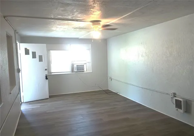 Photo 3 of House for sale at 1334 Woodward Ave, Daytona Beach, FL 32117 | MLS# V4951935 | Listing updated on 2026-10-28
