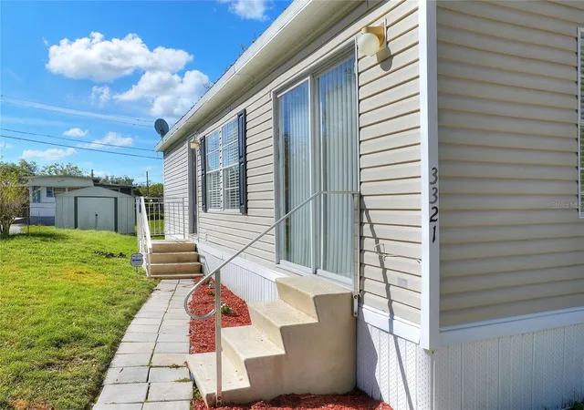 Photo 4 of Manufactured home for sale at 3321 Peachtree Hl Rd, Lakeland, FL 33801 | MLS# L4965950 | Listing updated on 2026-10-29